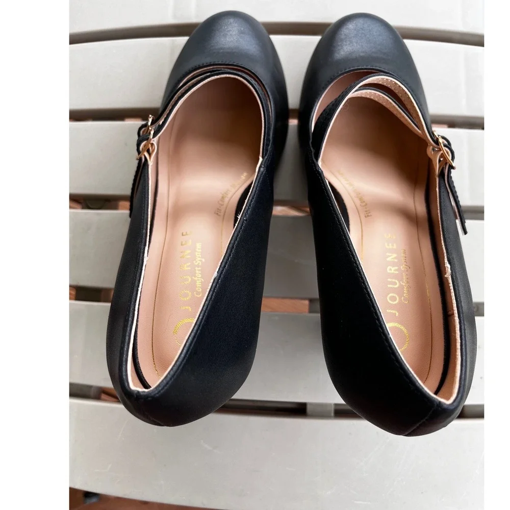 Journee Collection Windy-WD Black Mary Jane Pumps Wide Width 8.5 Vegan Leather